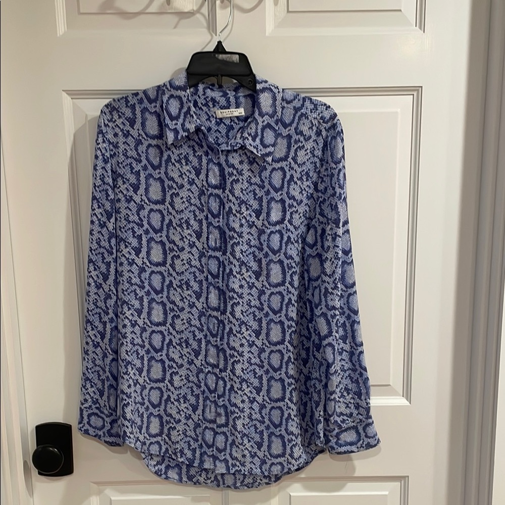 Equipment silk reptile print blouse